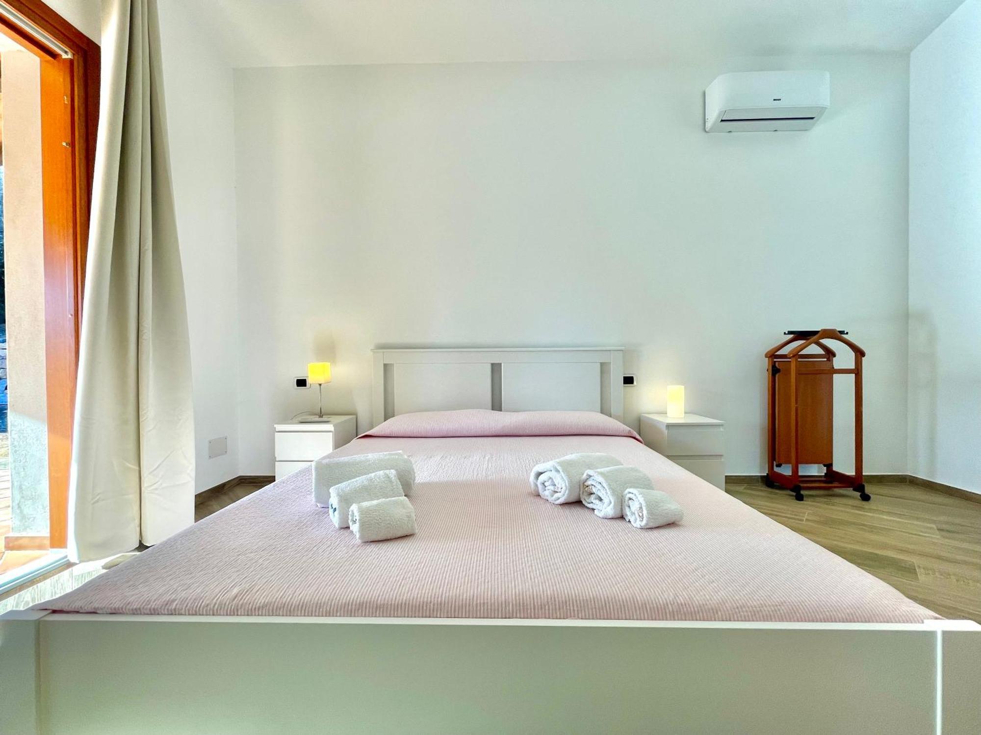 Cronta Apartments Bari Sardo Eksteriør billede